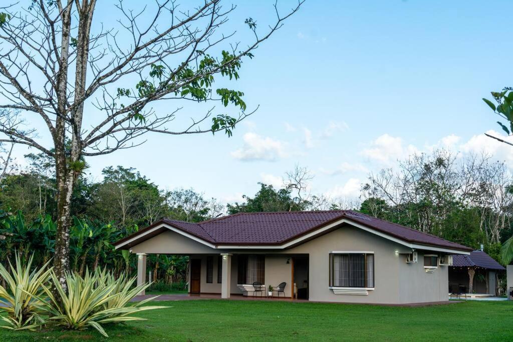 Casa Roble Fortuna La Fortuna Exterior photo